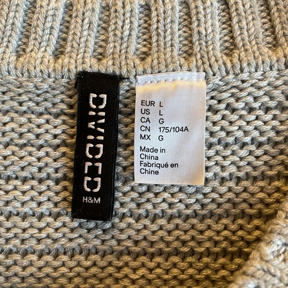 H & M Divided knit sweater, size large - Picture 2 of 2